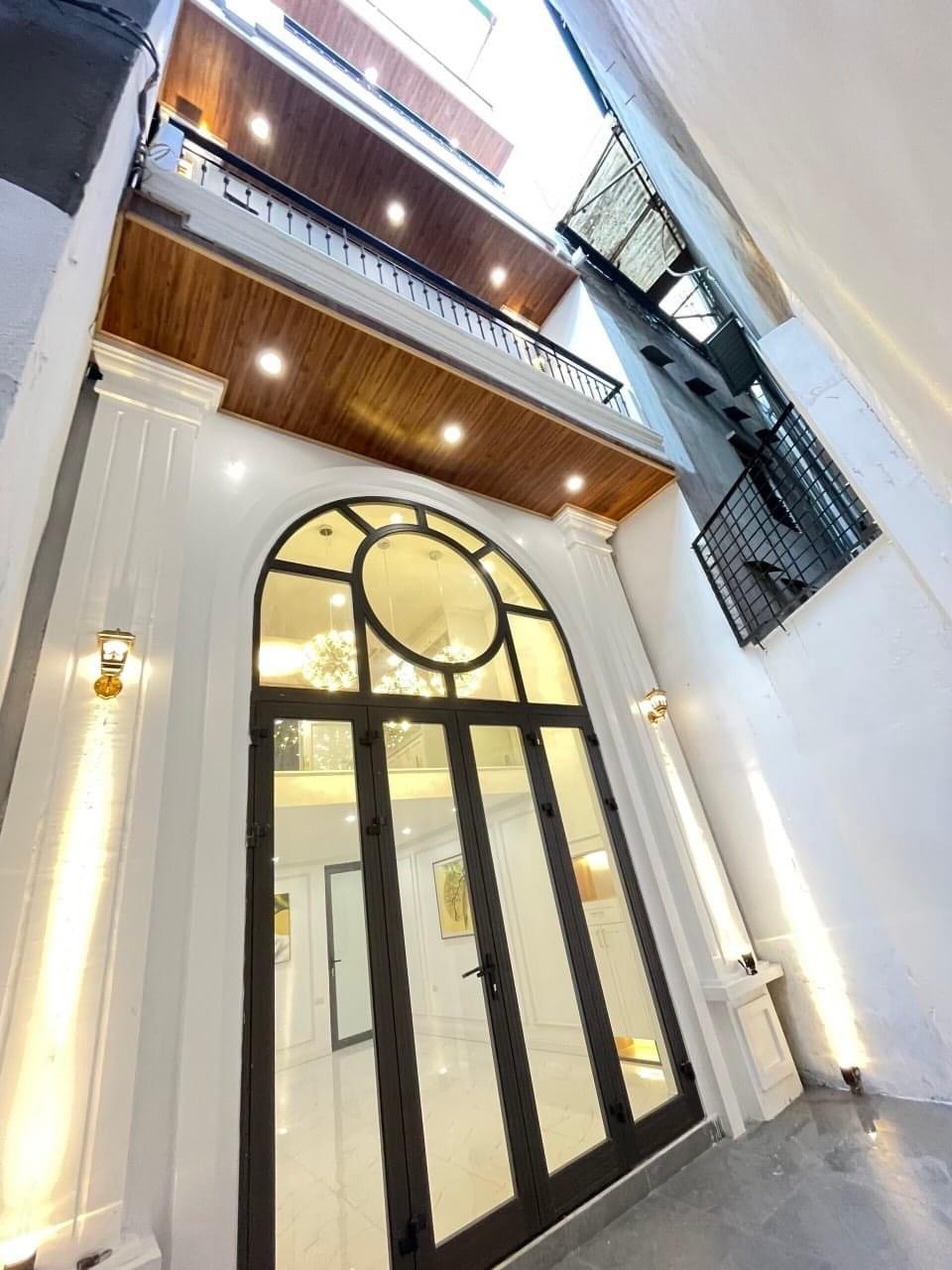 Bán nhà phố Nguyễn Lương Bằng,quận Đống Đa,2 mặt thoáng vĩnh viễn