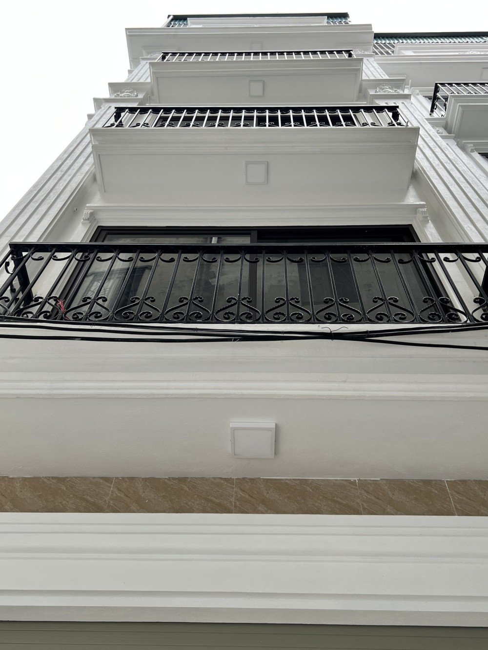 Siêu phẩm Ngọc Lâm-LB- 40m2x 5 tầng Ô tô- 2 thoáng- Nhỉnh 5 Tỷ.