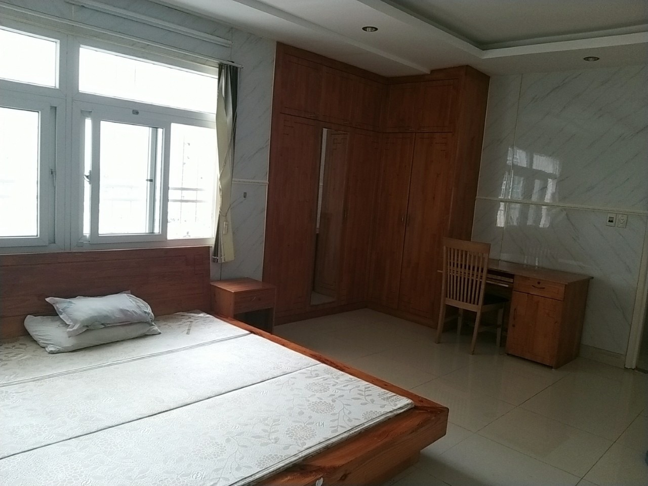 Cho thuê căn hộ lakeside 96m2 2pn,2wc view thoáng mát