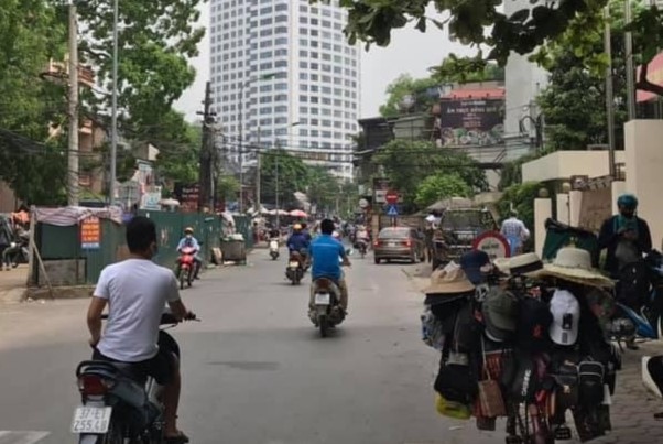 BAN NHA NGUYEN HONG 5