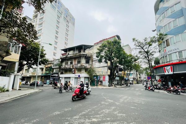 BAN NHA PHAN HUY ICH 6