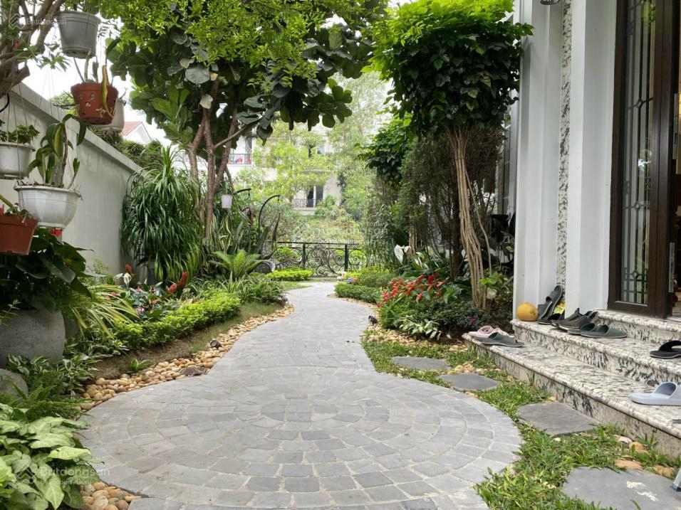 Bán gấp căn Hoa Lan, 271m2, 42 tỷ, hoàn thiện nội thất đẹp, view ngã 3 sông, gần khu Almaz