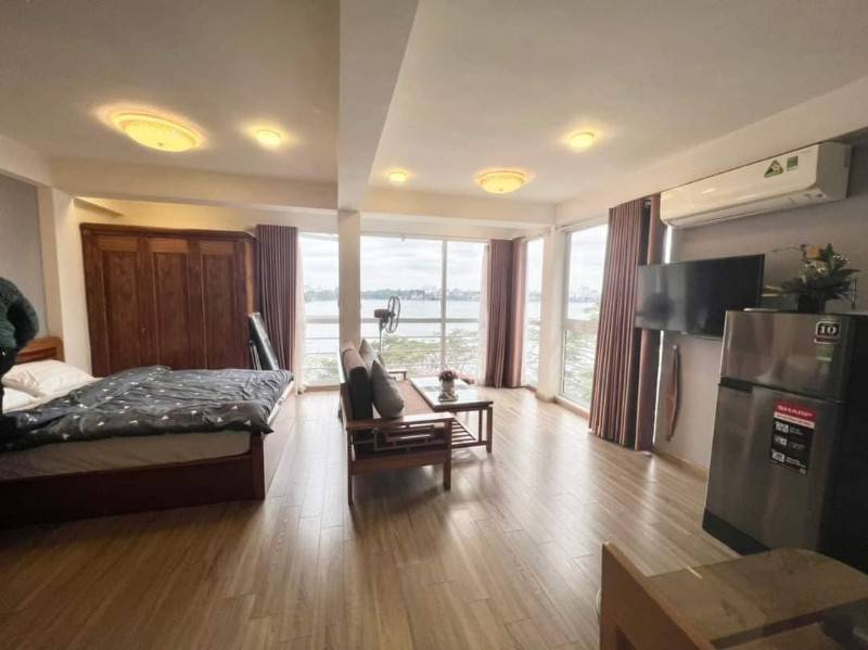 Bán gấp nhà 5 tầng mặt hồ Từ Hoa, Vũ Miện DT 50m2, mt 5,6m lô góc