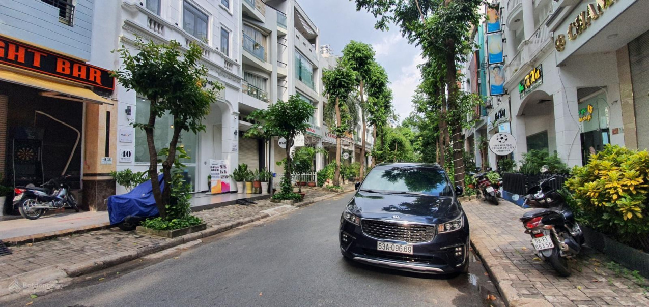 Bán gấp nhà phố Phú Mỹ Hưng Q7 gần Sky 6x18.5m sổ hồng giá rẻ 24,5 tỷ