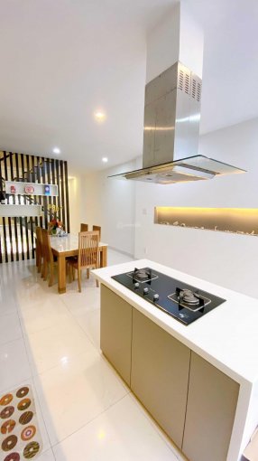 320m2