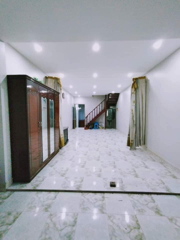 94m2