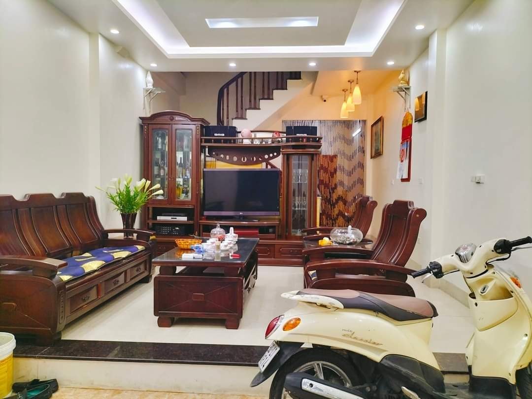 Bán nhà Xuân La, gần khu phân lô quân đội, mt4m 38m 4.98 tỷ