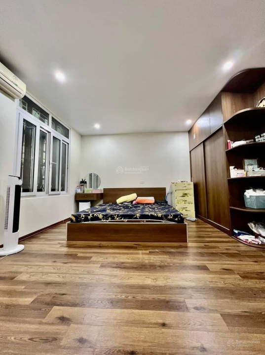 Bán nhà khu đô thị Linh Đàm, Hoàng Mai, diện tích 75m2, 4T, MT 5,5m, 2 mặt đường ô tô tránh