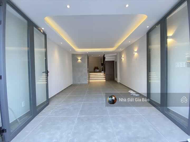 Bán nhà phố thiết kế hiện đại giá cực rẻ ngay trục đường Nguyễn Văn Khối