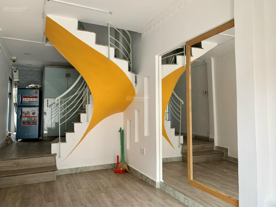 Bán nhà phường Tân Định, trung tâm Quận 1, ngang 6x8m HXH 9 tỷ