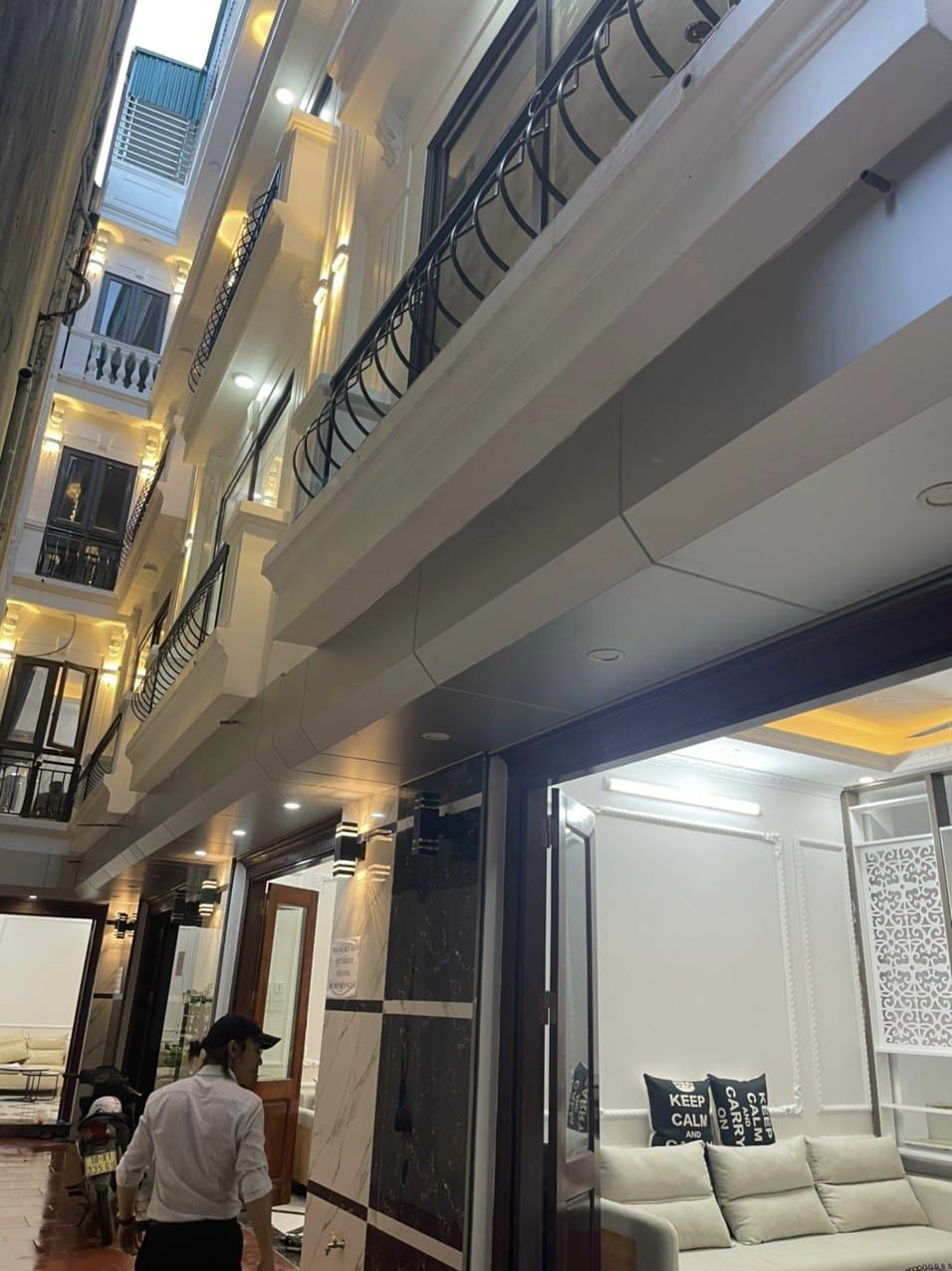 Bán nhà phố Định Công ngõ rộng 2.5m gần chợ giá chính chủ