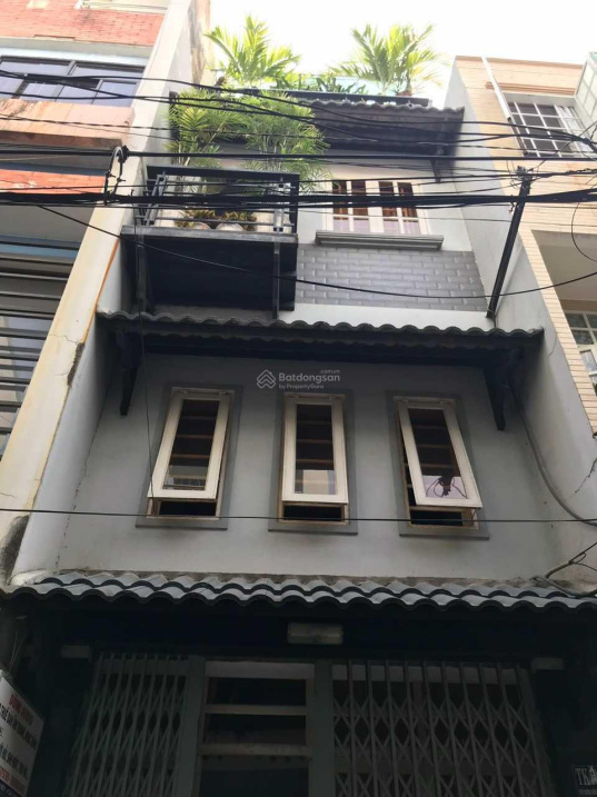 Cần tiền bán gấp nhà ngay gần đường Trần Hưng Đạo Quận 1