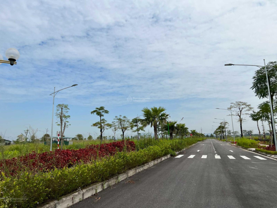 Chính chủ cần bán 1 lô biệt thự tại dự án HUD, TT huyện Mê Linh, Đại Thịnh. DT 250m2