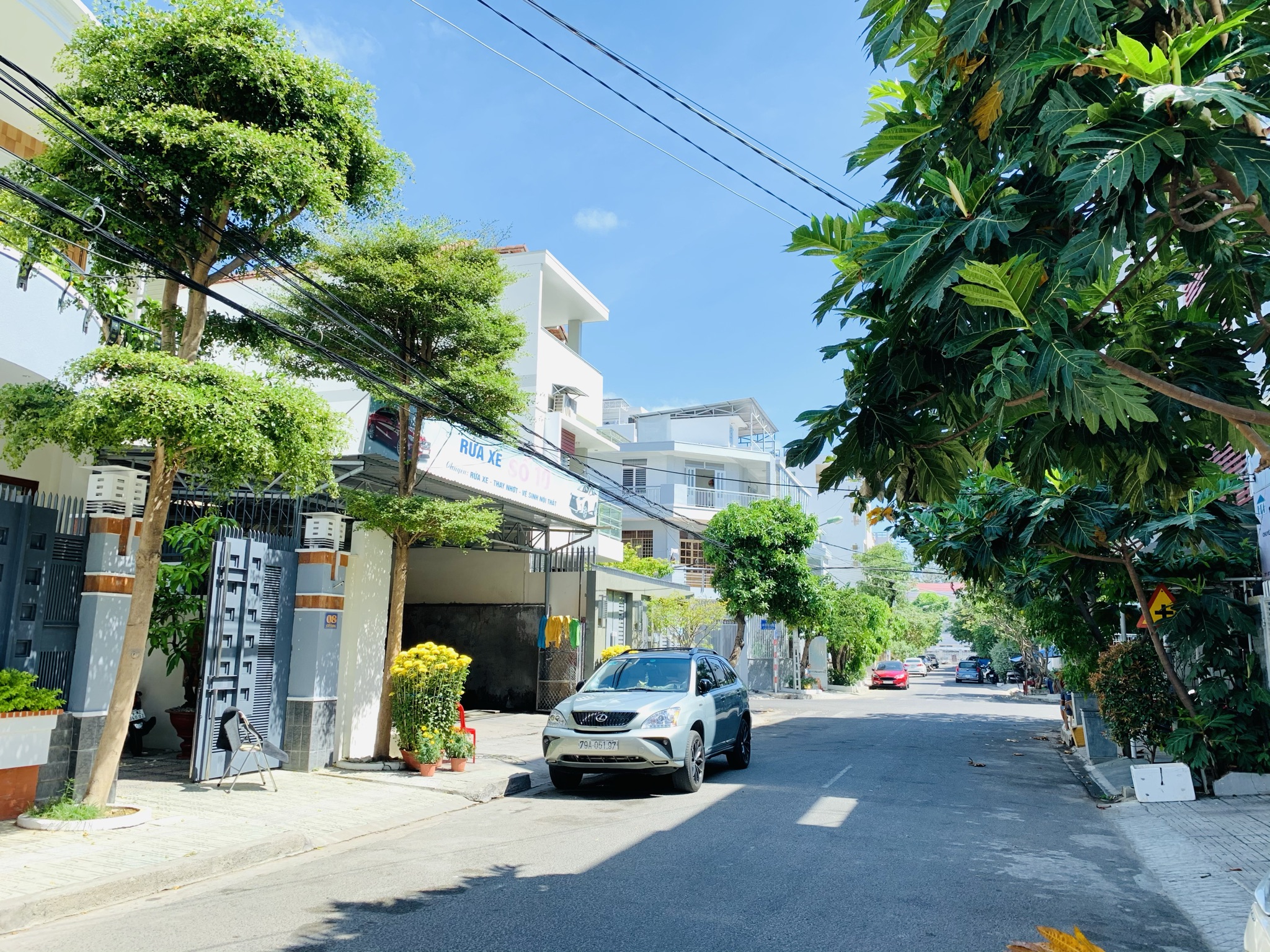 Bán nhà đất phố trung tâm mặt tiền Cổ Loa - Phước Tân, chỉ 90tr/m2