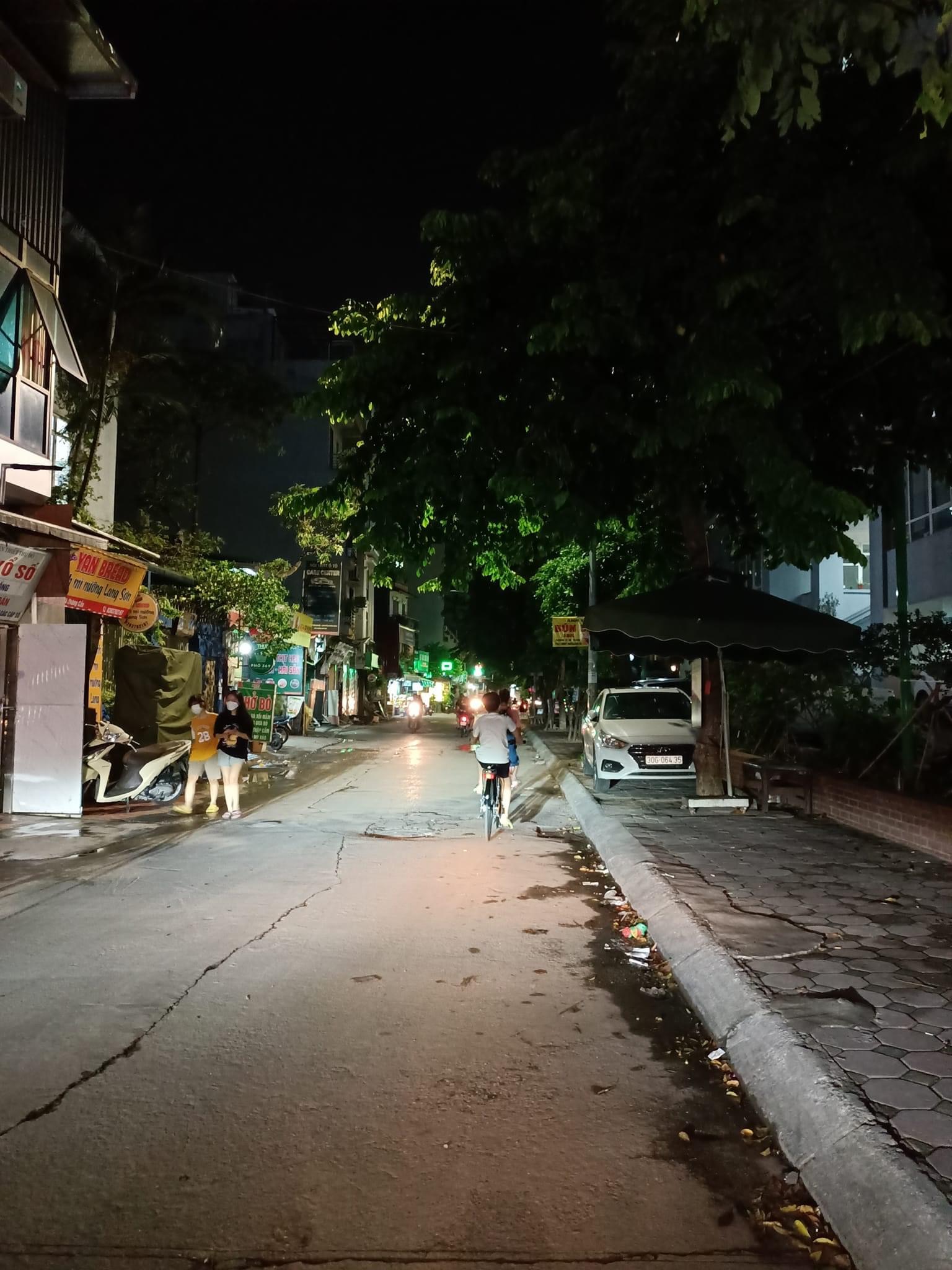 Cực hiếm cực HOT cần bán gấp mảnh đất Vàng còn sót lại duy nhất tại phố Hoàng Cầu, Đống Đa 160M, MT 7.5M 0988317786