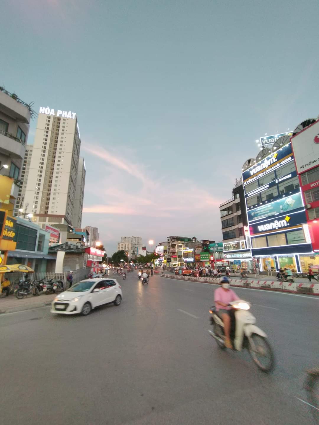 Đầu tư bán nhà mặt phố nguyễn Văn Linh kd, vỉa hè 5m, 80m2 chỉ 4 7 tỷ