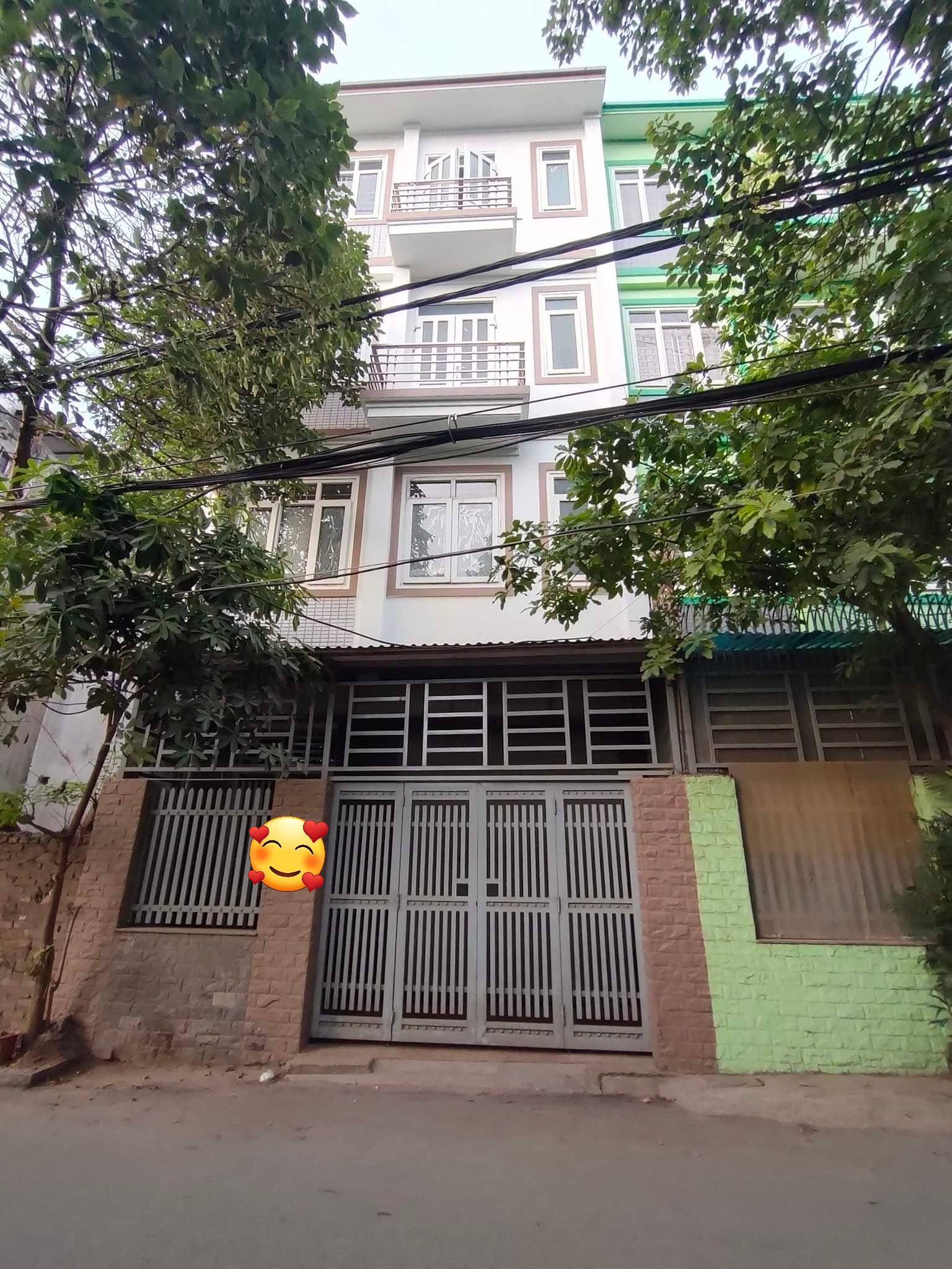 Bán nhà riêng phố Nghi Tàm, Tây Hồ, 46m2 x 4 tângg, gara, ô tô tránh, giá đầu tư 6,4 tỷ