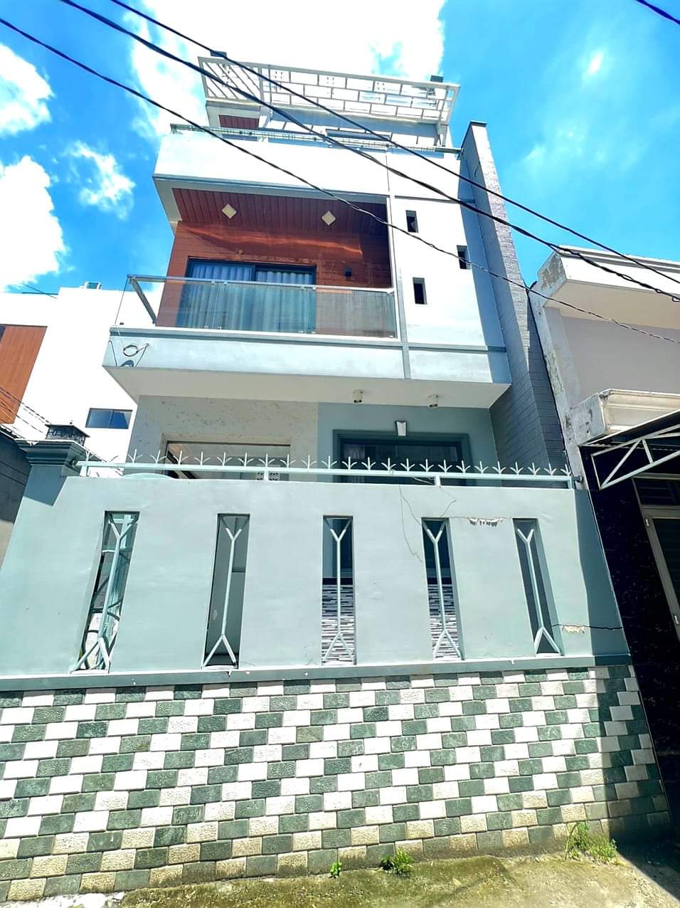 Nhỉnh 5 tỷ sở hữu nhà phố hiện đại - full nội thất - Thị trấn Nhà Bè