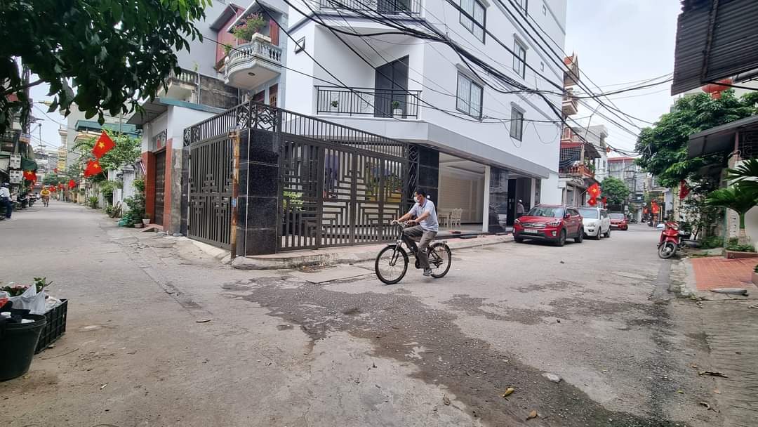 Cực Hiếm Nhà Đẹp Việt Hưng Long Biên Lô Góc Thang Máy Kinh Doanh Đỉnh 85m chỉ 12 tỷ