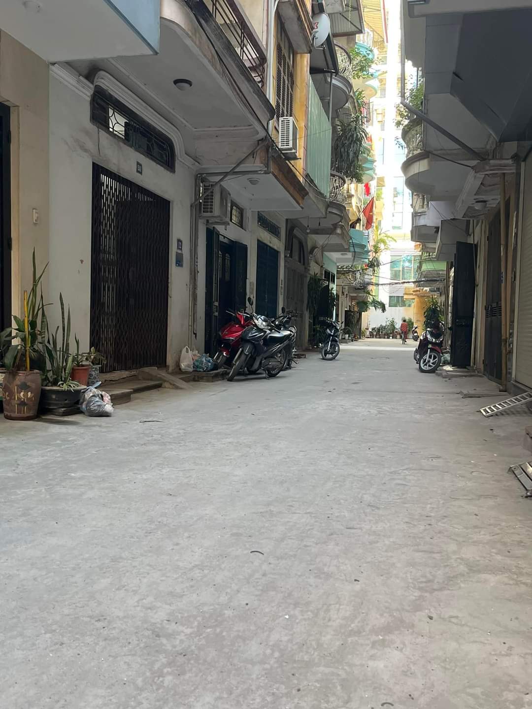 BÁN NHÀ CHIẾN THẮNG VĂN QUÁN HÀ ĐÔNG,CÓ MỘT KHÔNG HAI, SIÊU VIP, Ô TÔ 7 CHỖ ĐỖ CỬA, DÂN TRÍ CAO,