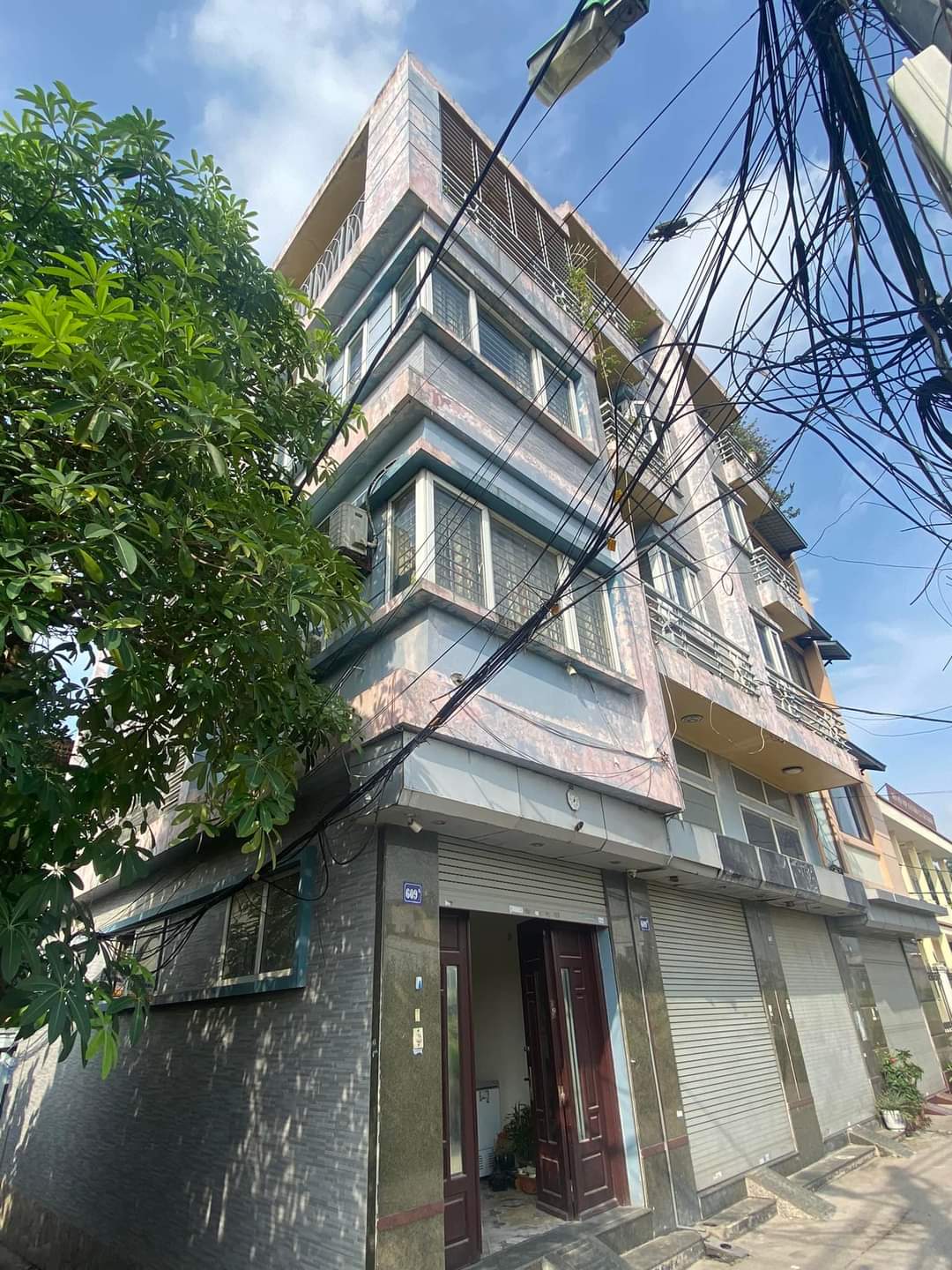 Bán nhà siêu rẻ lô góc Cầu Giấy DT50m²x4T.siêu thoáng,an ninh tốt