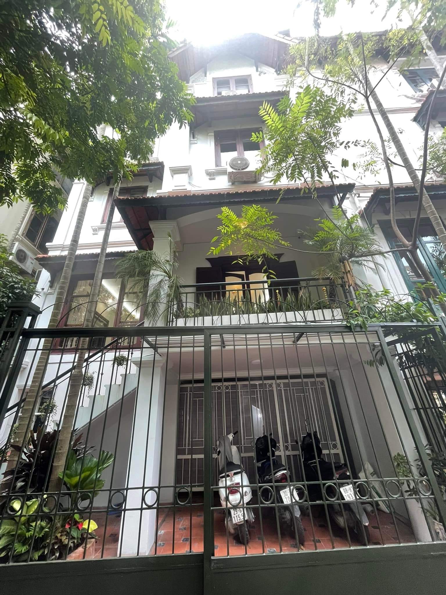 Biệt thự mặt hồ Phương Mai, 215m2 công năng linh hoạt, giá 40 tỷ