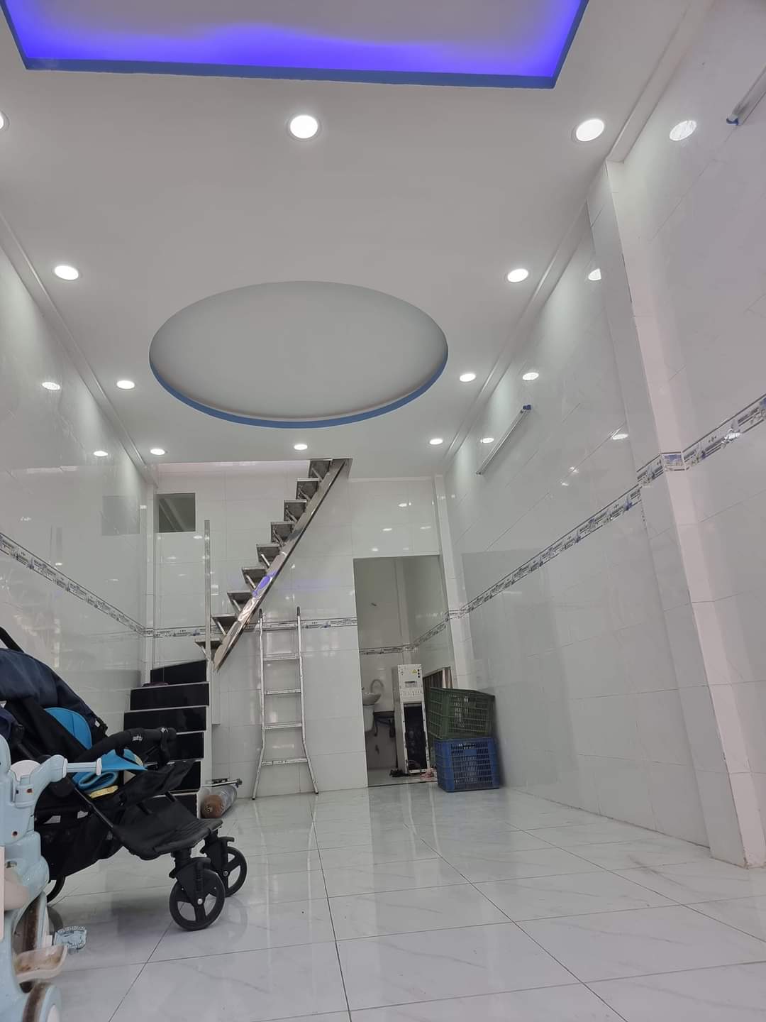 MẶT TIỀN ĐƯỜNG NHÀ HỌ LÊ - TÂN PHÚ - NHÀ MỚI VÀO Ở NGAY - 2 TẦNG