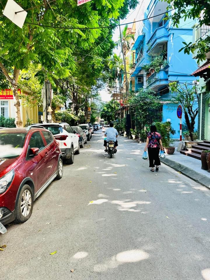 BÁN NHÀ PHÂN LÔ NGÕ PHỐ KHUẤT DUY TIẾN, THANH XUÂN, 54m2, 5 TẦNG, GIÁ 18,3 TỶ.