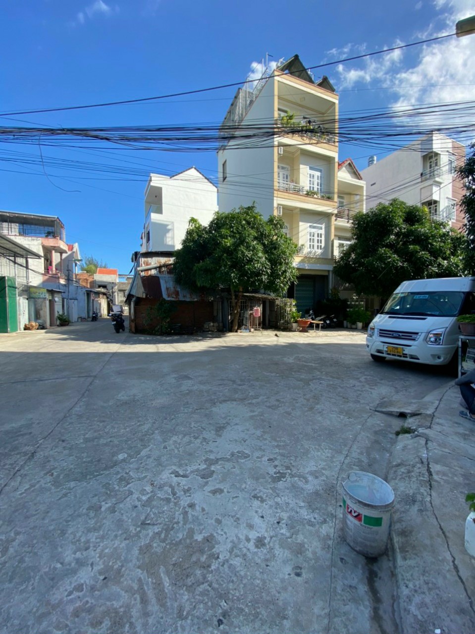 Lô góc 2mặt tiền ngon lành , kinh doanh thuận lợi , buôn bán , chỉ cần 2,3tỷ