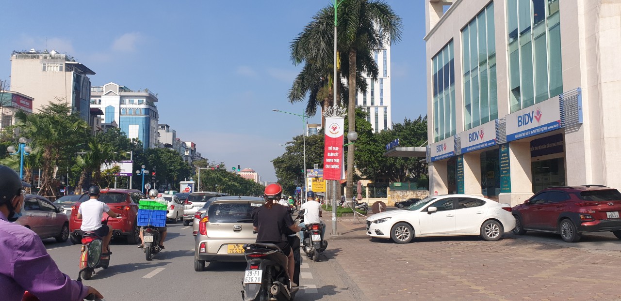 Biệt thự 3 tầng ngõ 106 Hoàng Quốc Việt 180m2 27 tỷ Cầu Giấy Hà Nội lô góc Sáng thoáng xây biệt thự hay tòa