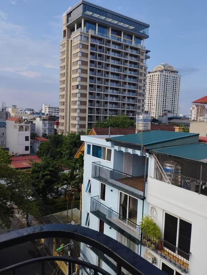 Tòa Nhà 7 tầng phố Đặng Thai Mai 81m2 18.5 tỷ Tây Hồ Hà Nội 7 phòng vị trí đẹp trung tâm Quảng An vài