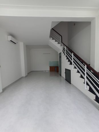 Bán nhà mới xây ngay tttp Nha Trang