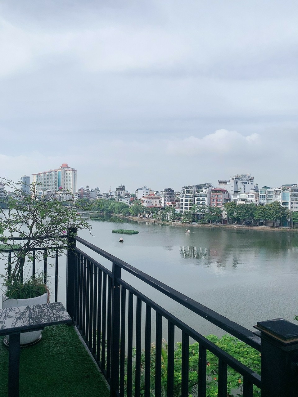 Nhà 9 tầng Trấn Vũ 80m2 hơn 60 tỷ Ba Đình Hà Nội mặt phố kinh doanh mặt tiền 8.5m bề thế view Hồ Trúc