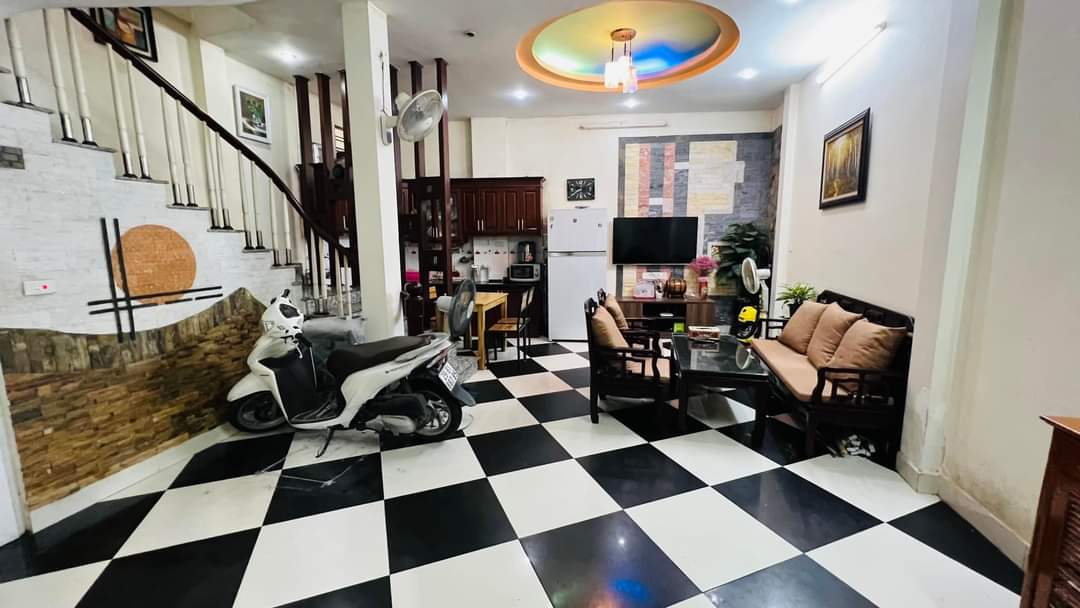 ĐỘI CẤN - LÔ GÓC - GẦN Ô TÔ - 44M2, 5 TẦNG - 6,65 TỶ