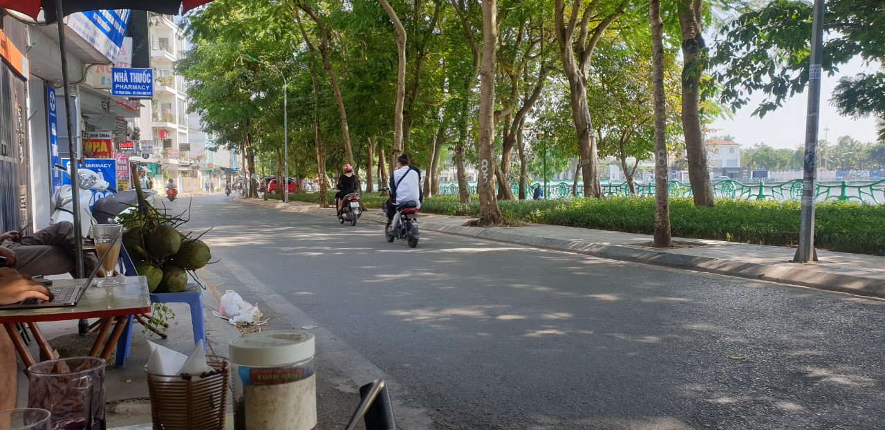 Cho thuê nhà mặt phố, Mặt hồ tây Nhật Chiêu 140m2 30 triệu tháng Tây Hồ Hà Nội vỉa hè view Hồ Tây