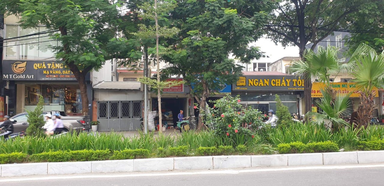 Nhà phố Lạc Long Quân 186m2 chào 46.5 tỷ Tây Hồ Hà Nội gần Lotte Mart Tây Hồ gần nhà 3 bước qua Hồ