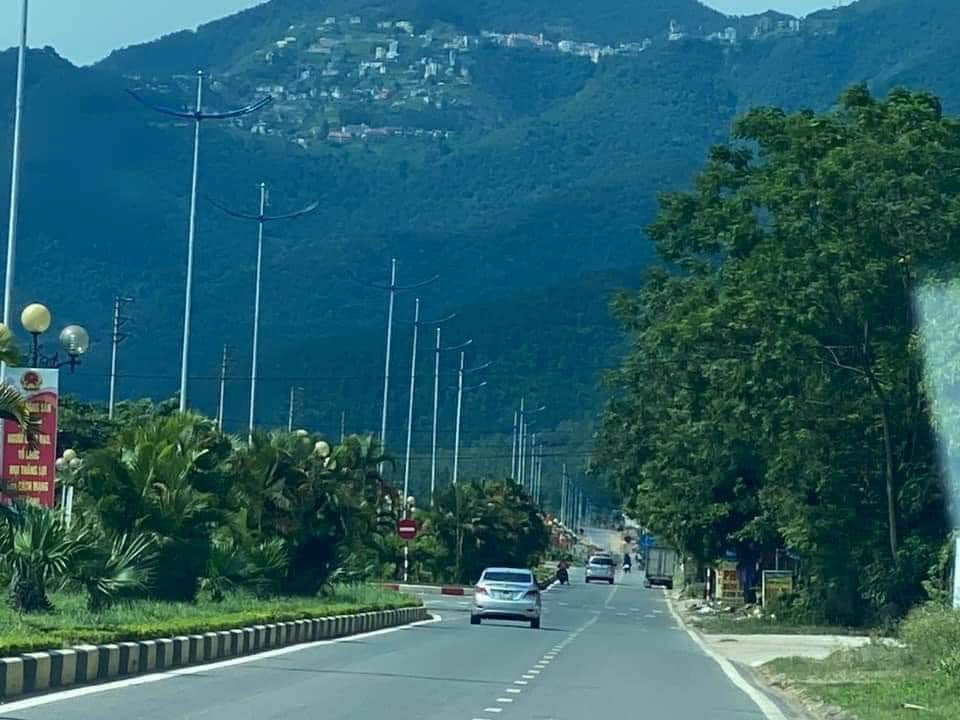 Chính chủ nhờ bán lô đất dịch vụ đấu giá thôn bảo phác TT hợp châu huyện Tam Đảo Vĩnh Phúc, diện tích 100m full