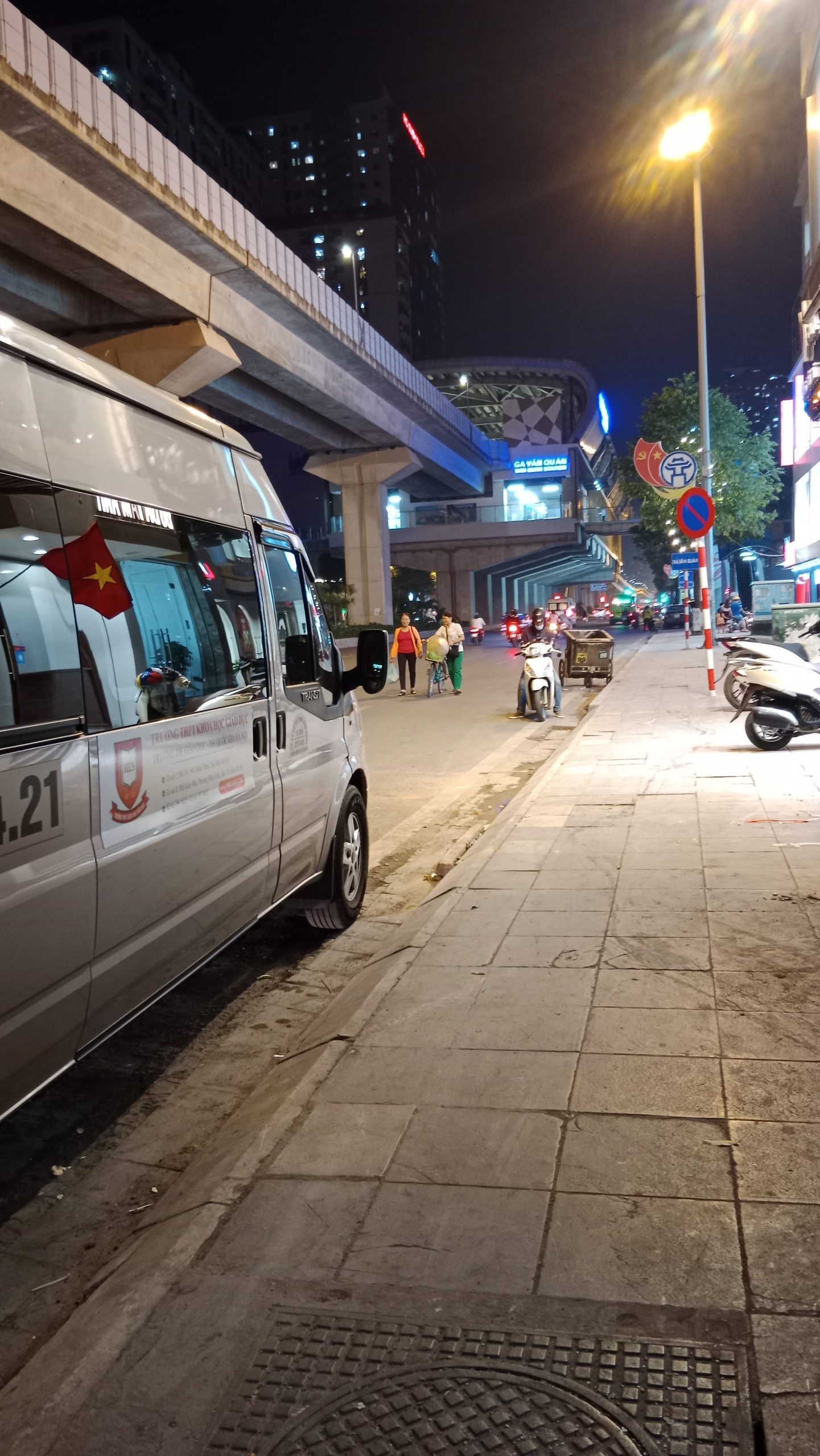 CĂN DUY NHẤT, PHÂN LÔ, NHÀ QUAN CHỨC, NGÕ Ô TÔ, THANG MÁY, GẦN PHỐ, 7.x TỶ.