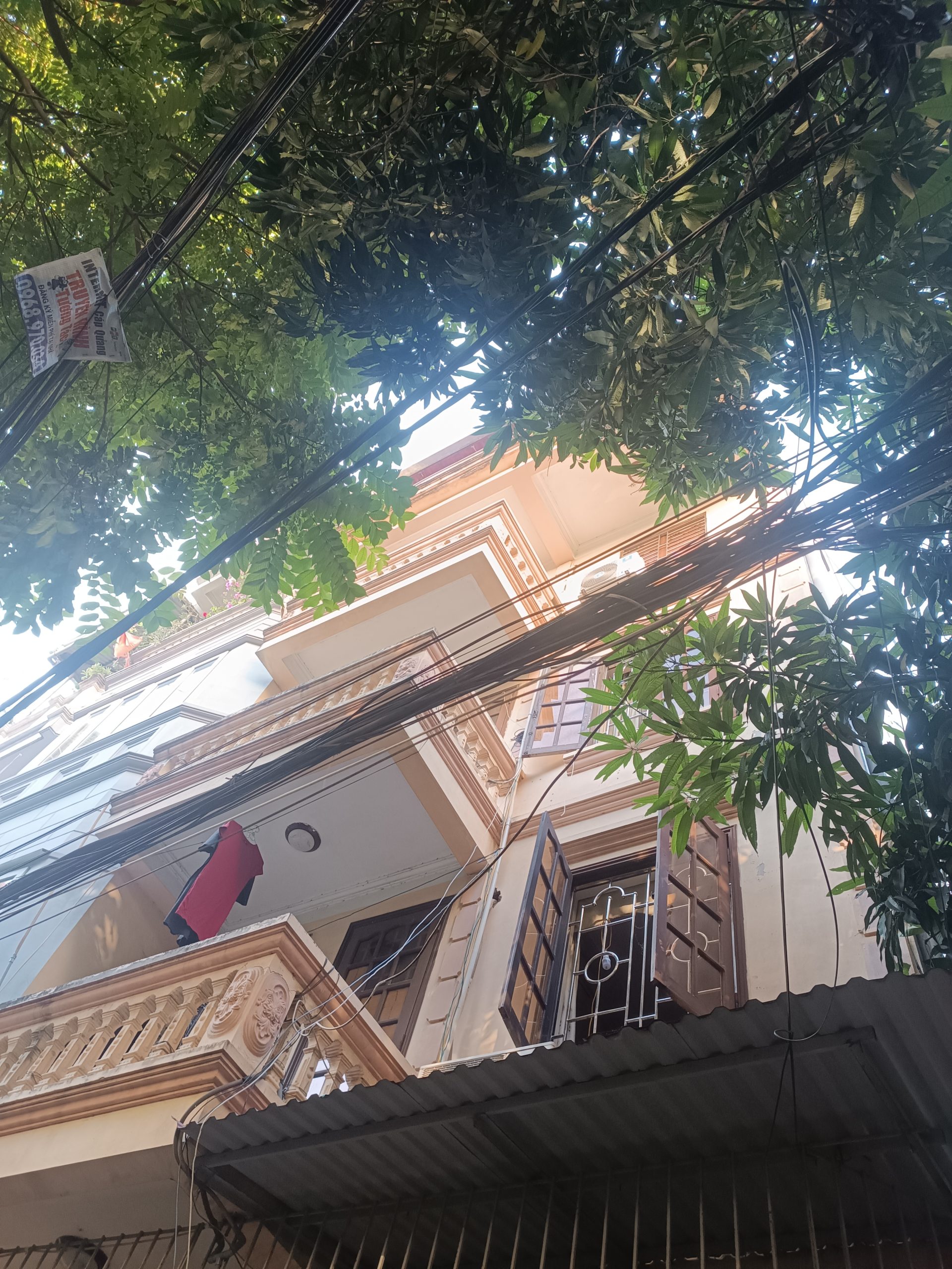 Nhà phố Lĩnh Nam, gần chợ, sát phố, cạnh trường học, kiên cố chắc chắn, sáng thoáng , ở sướng