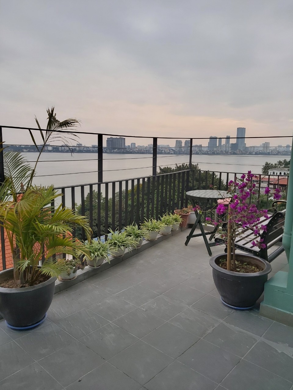 Bán Tòa nhà 8 tầng Xuân Diệu 68m2 hơn 20 tỷ View Hồ Tây căn hộ thang máy tại 31 Xuân Diệu Tây Hồ Hà