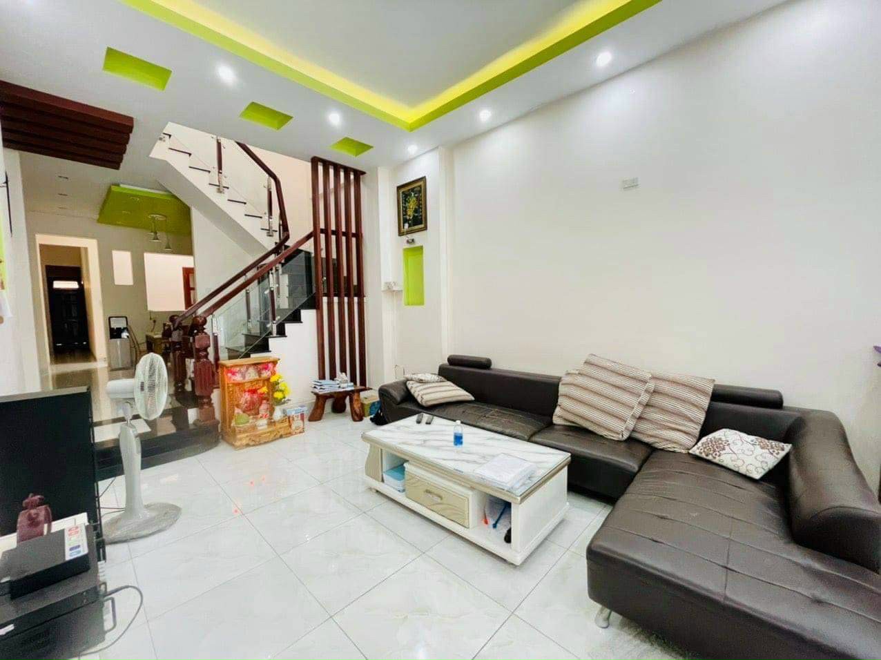 Nhà phố Khánh Hòa, mặt tiền đường Lương Đình Của