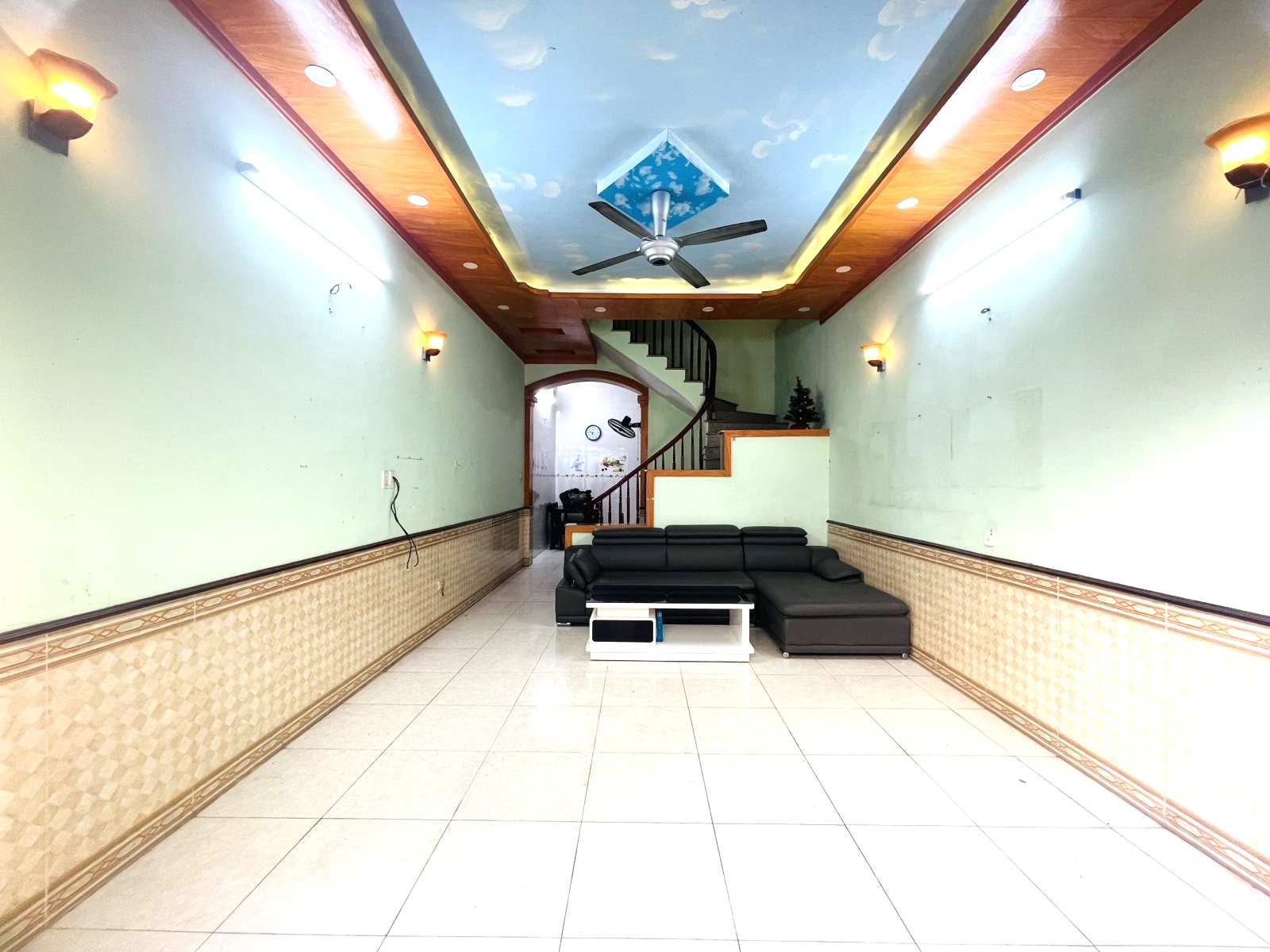 BÁN NHÀ PHỐ TRẠM MỚI ĐẸP, SÁT AEON, 20M ÔTÔ TRÁNH, 48M2x4.3M