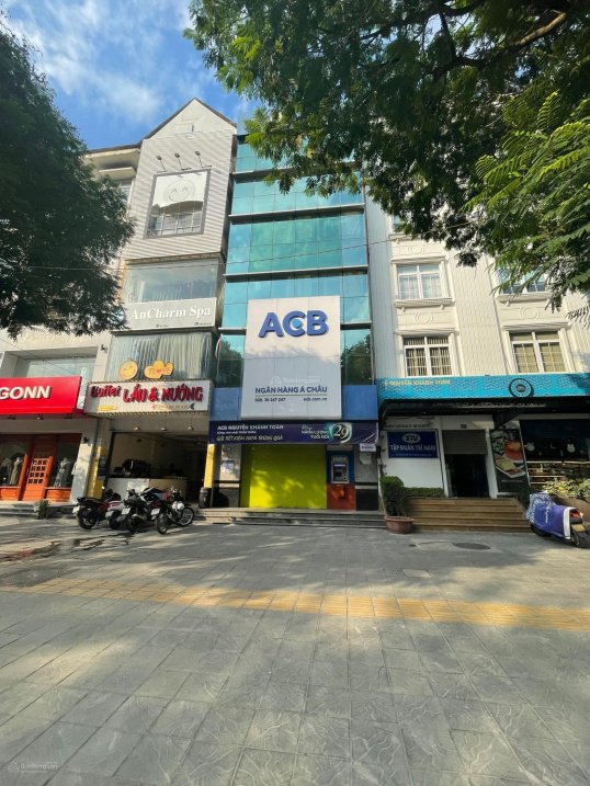 Bán nhà 22.6 tỷ Mặt phố Nguyễn Khánh Toàn, 2 thoáng, vỉa hè đá bóng, 55m2, 5 tầng, MT5.6m