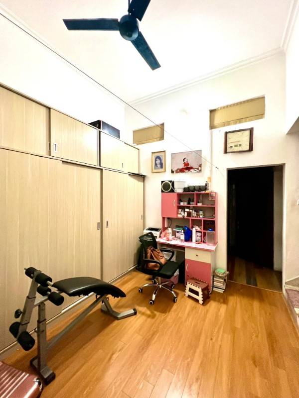 Minh Khai: Diện tích 64m2; 3 tầng; Giá chào 4,85 tỷ.