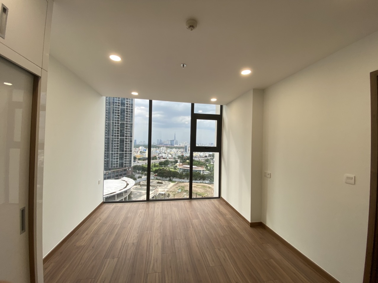 Chính chủ bán căn hộ Eco Green Đường Nguyễn Văn Linh,Phường Tân Thuận Tây . Quận 7,TPHCM