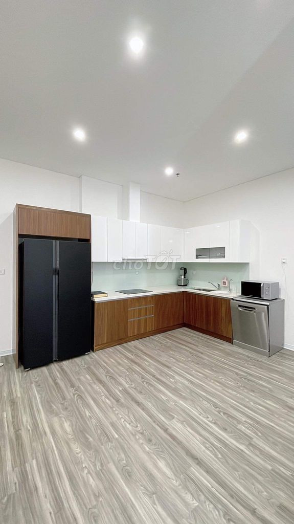 Chính chủ cần bán căn 3PN 2VS DT: 96.5m2 view Công viên