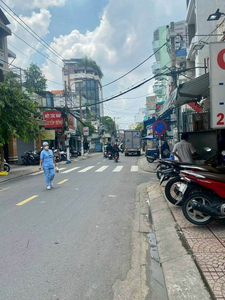 Bán Gấp Tòa Nhà Mặt Tiền Nguyễn Huy Lượng, Bình Thạnh