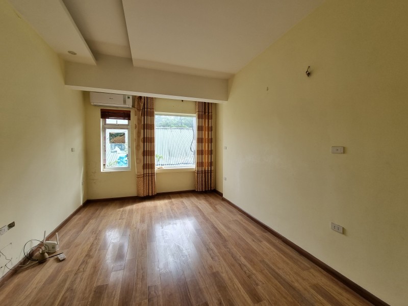 Nhà đẹp 4 tầng Phố Nguyễn Thị Định, kinh doanh tốt, 12 tỷ 3