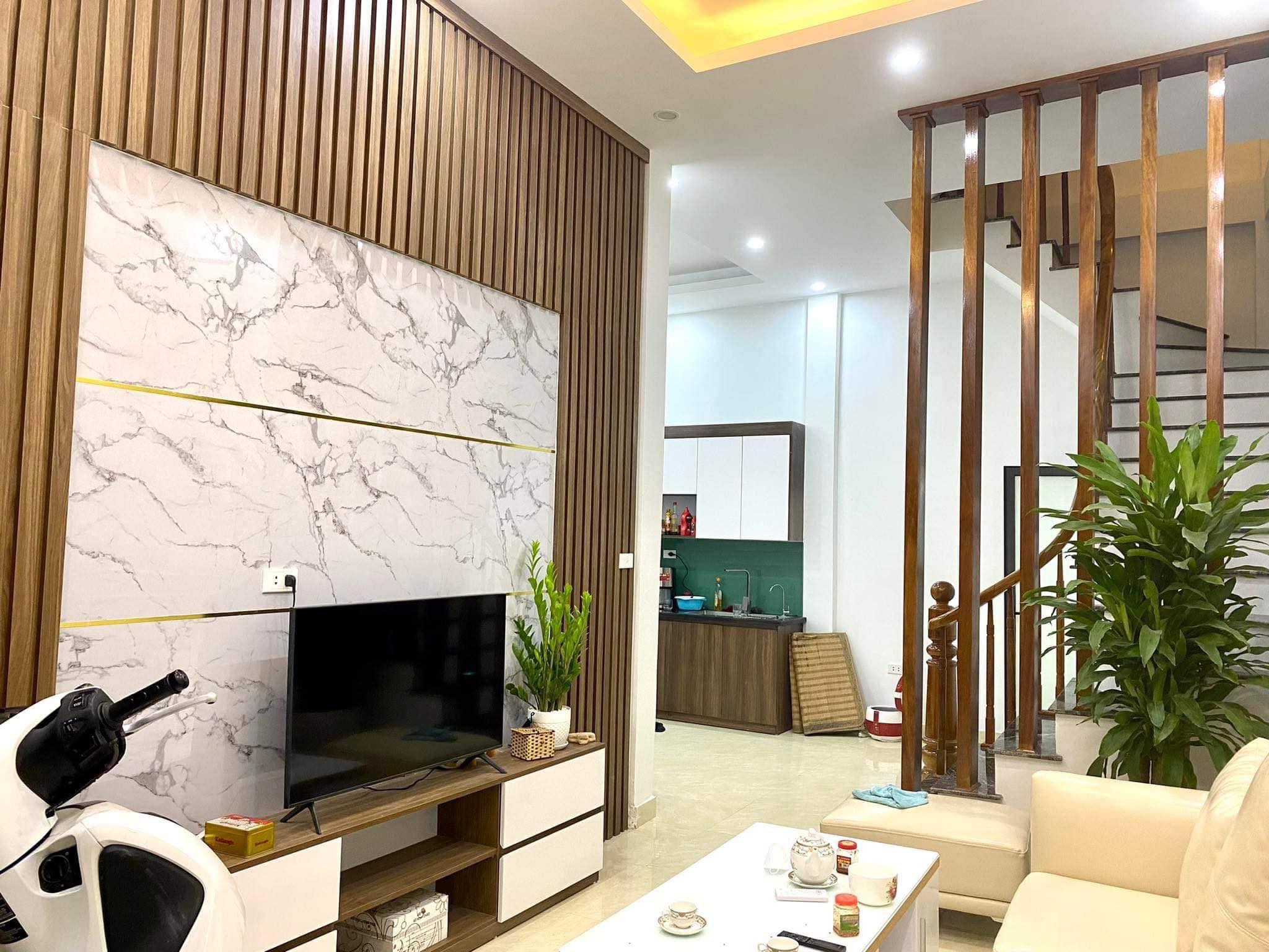 Bán nhà ~40m2 ngay Vincom Nguyễn Chí Thanh, mới đẹp như ảnh ở luôn chỉ hơn 5 tỷ