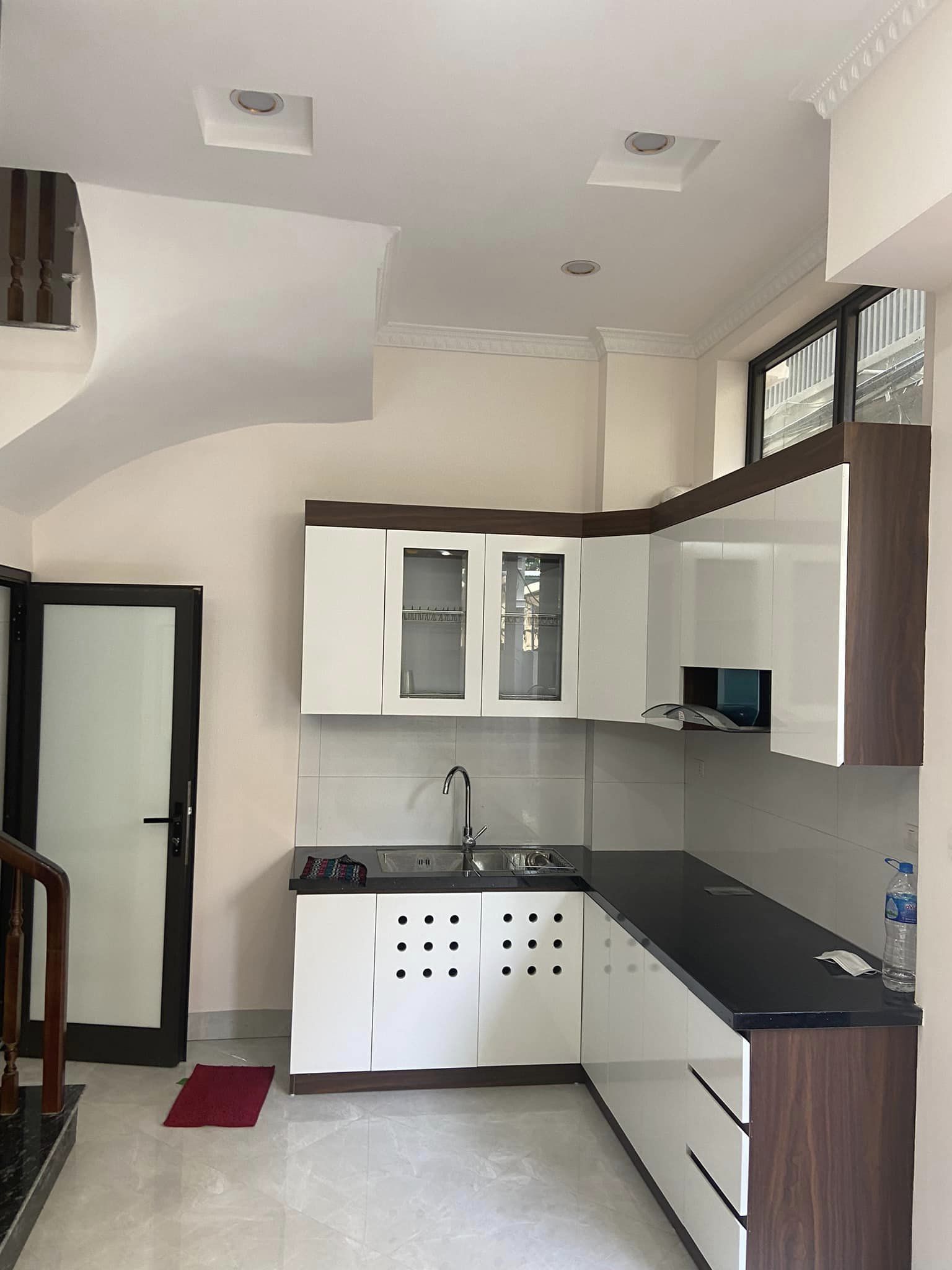 Nhà tây Hồ Tây, gần công viên, 5 tầng 46m 3.5 tỷ